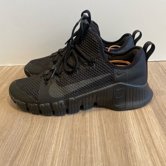 Sold - Picture 3 of 6